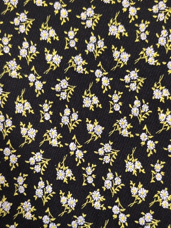 art class Black Floral Scoop Crop Top - Picture 3 of 4